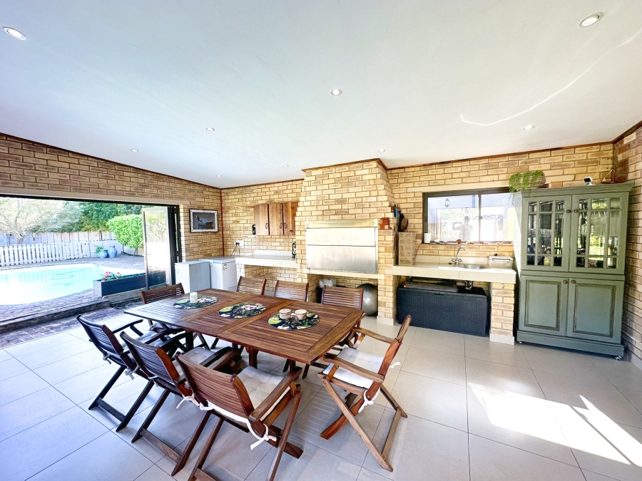 5 Bedroom Property for Sale in The Island Western Cape